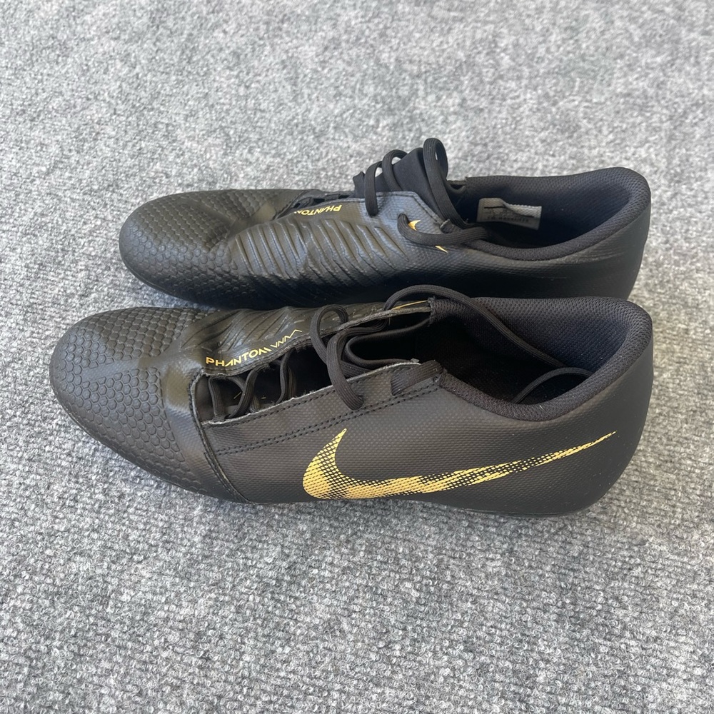 Nike Soccer Cleats Men's Black Lace-Up Sz 11 AO0577-077 Phantom Venom Club FG
